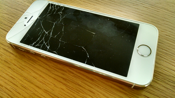 iphone-5s-cracked-screen-broida